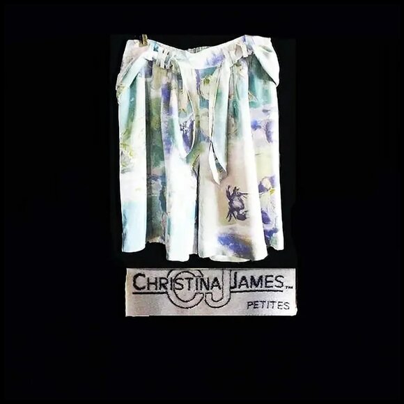 Vintage Baggy Shorts in Rayon with Scarf Sash & High Waist Loose & Comfy - 80s - Picture 4 of 13